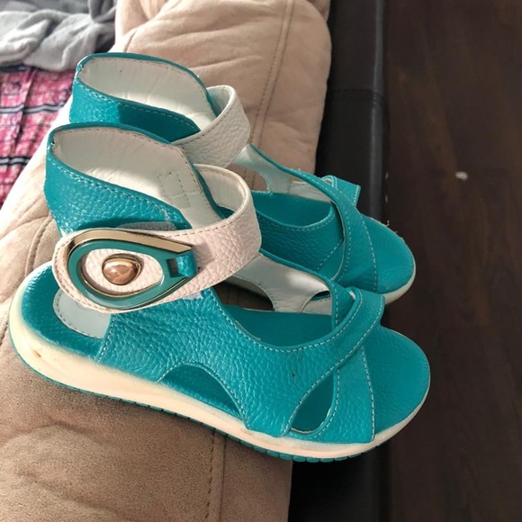 Shoes - Picture 2 of 3